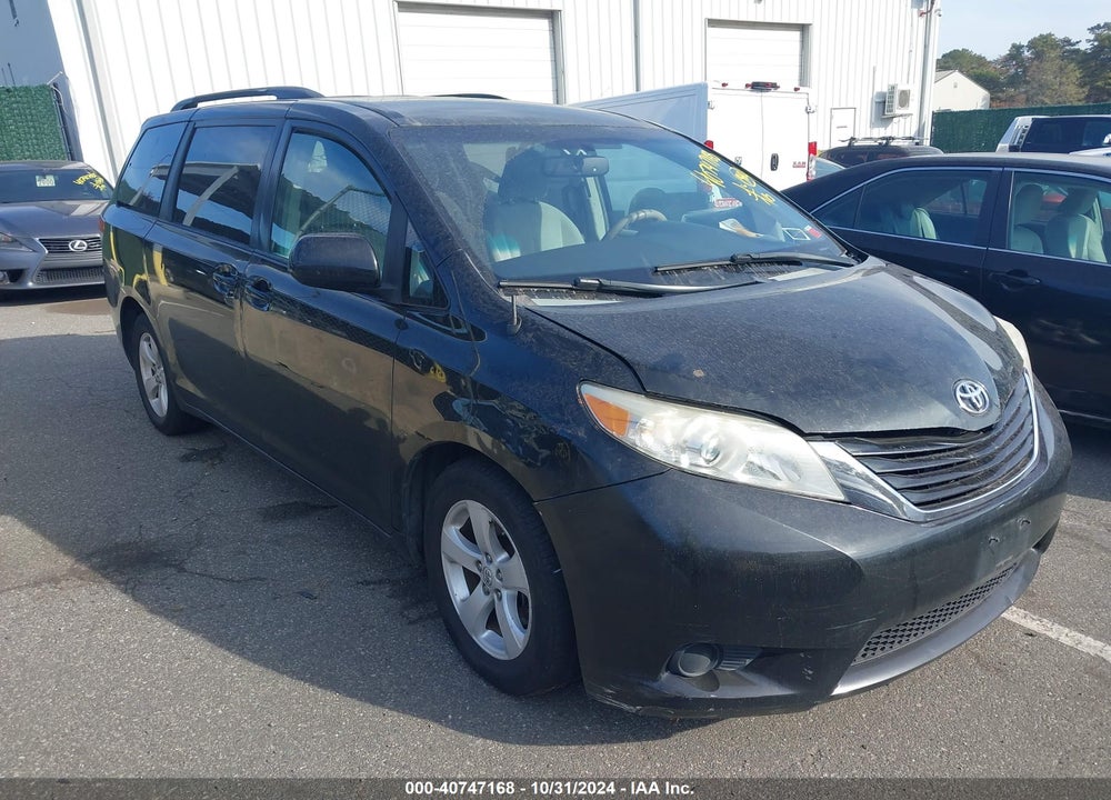 2014 TOYOTA SIENNA LE V6 8 PASSENGER VIN: 5TDKK3DC3ES410840