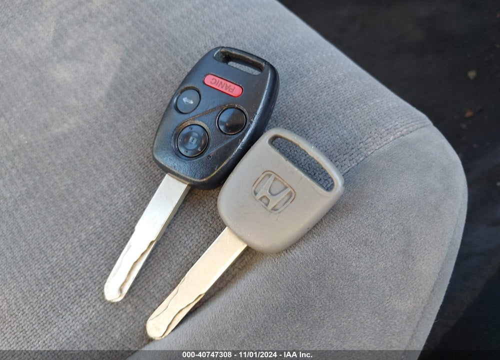 2004 HONDA ACCORD 2.4 LX VIN: 1HGCM56364A172924