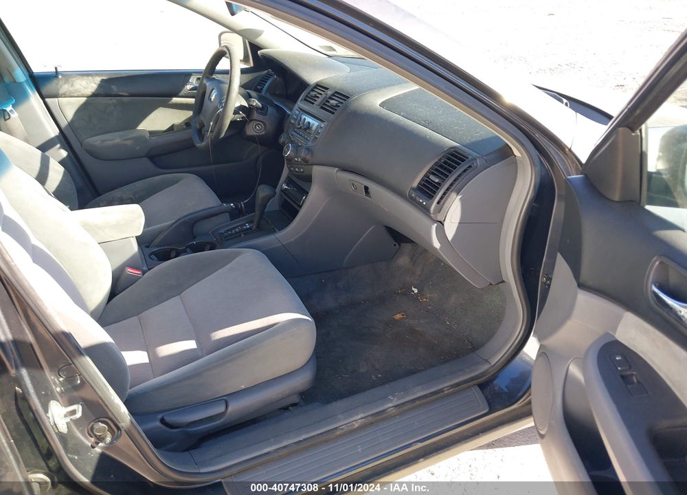 2004 HONDA ACCORD 2.4 LX VIN: 1HGCM56364A172924