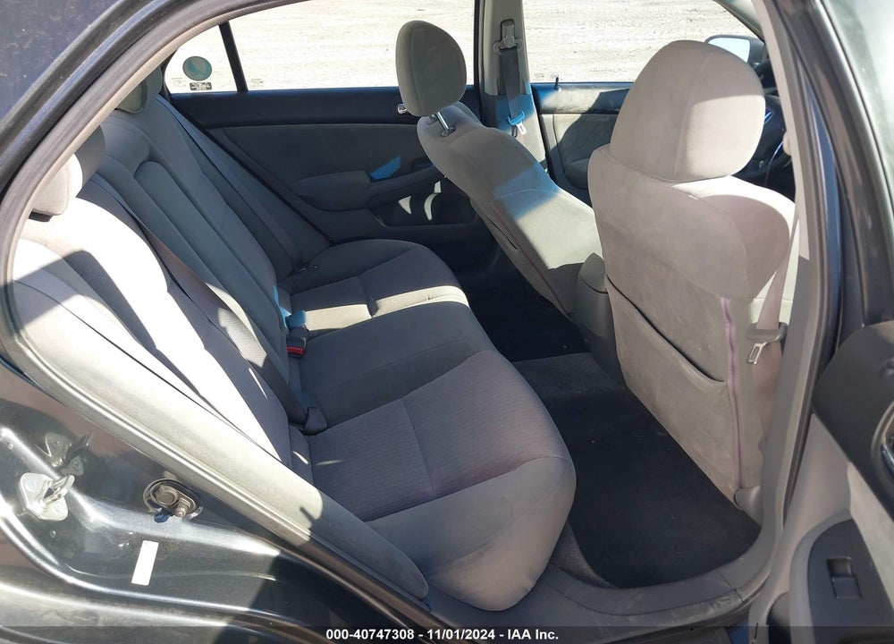 2004 HONDA ACCORD 2.4 LX VIN: 1HGCM56364A172924