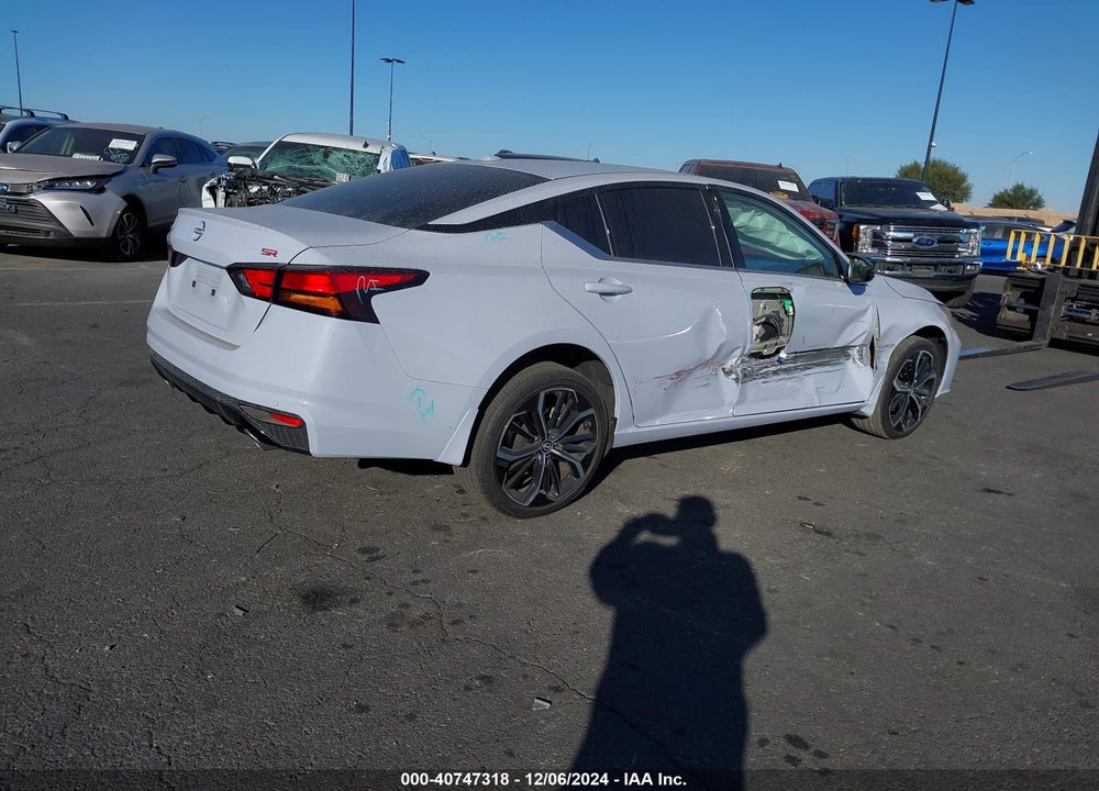 2024 NISSAN ALTIMA SR FWD VIN: 1N4BL4CV1RN377179