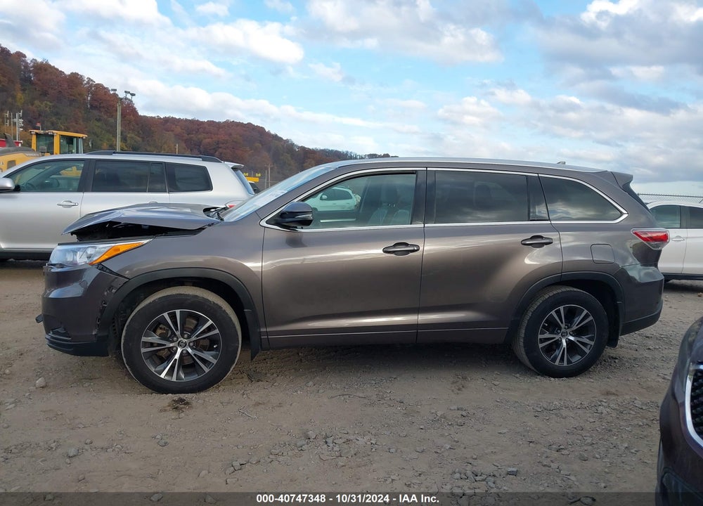 2016 TOYOTA HIGHLANDER XLE V6 VIN: 5TDJKRFH4GS232835