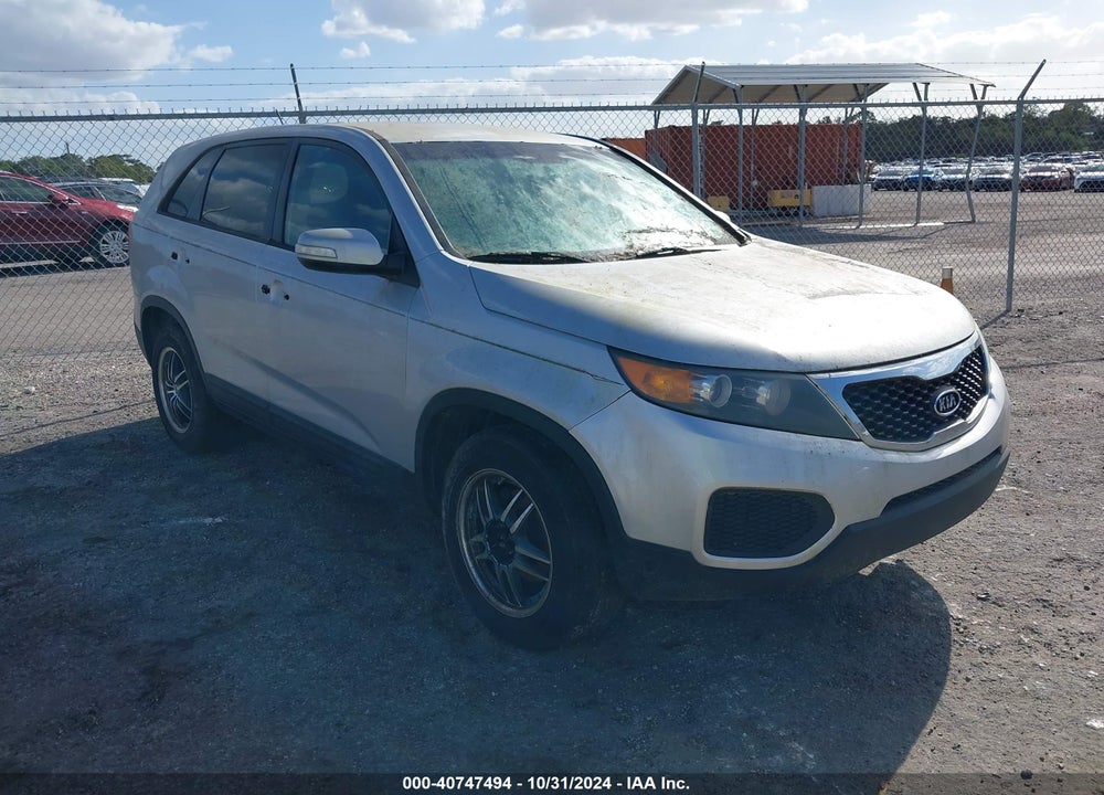 2013 KIA SORENTO LX VIN: 5XYKT3A19DG360859