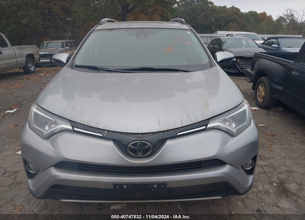 2018 TOYOTA RAV4 ADVENTURE/XLE VIN: 2T3WFREV3JW437747