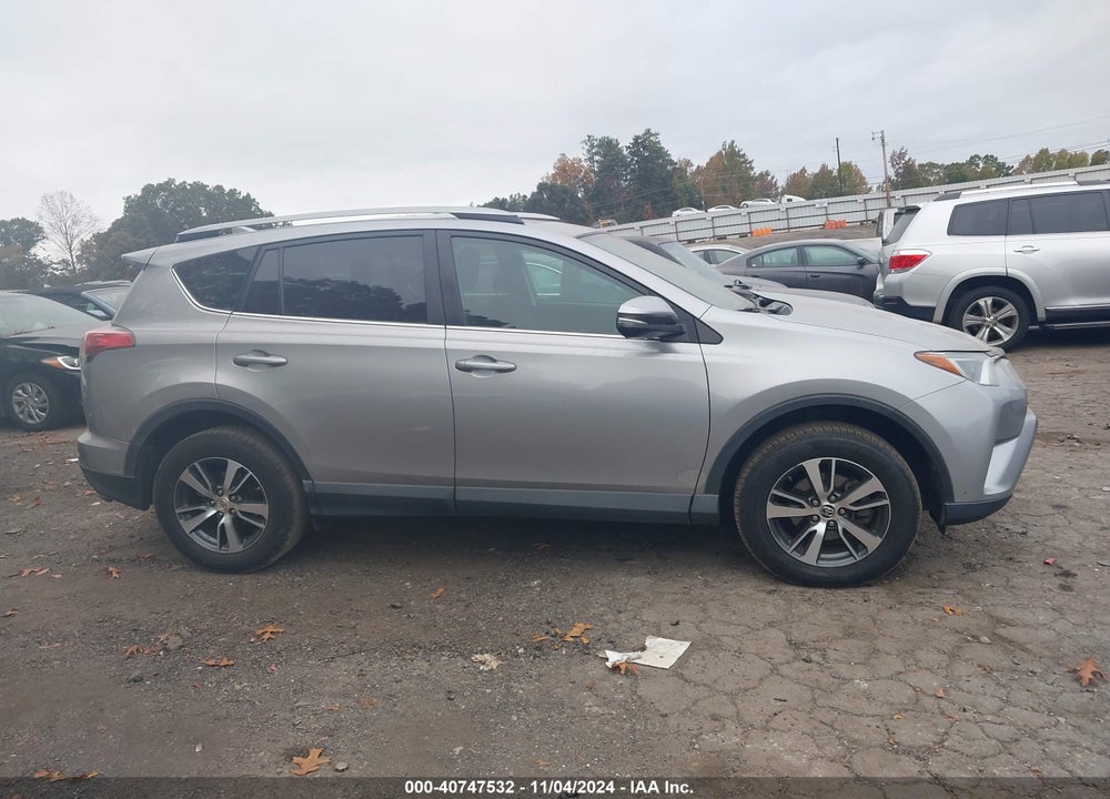 2018 TOYOTA RAV4 ADVENTURE/XLE VIN: 2T3WFREV3JW437747