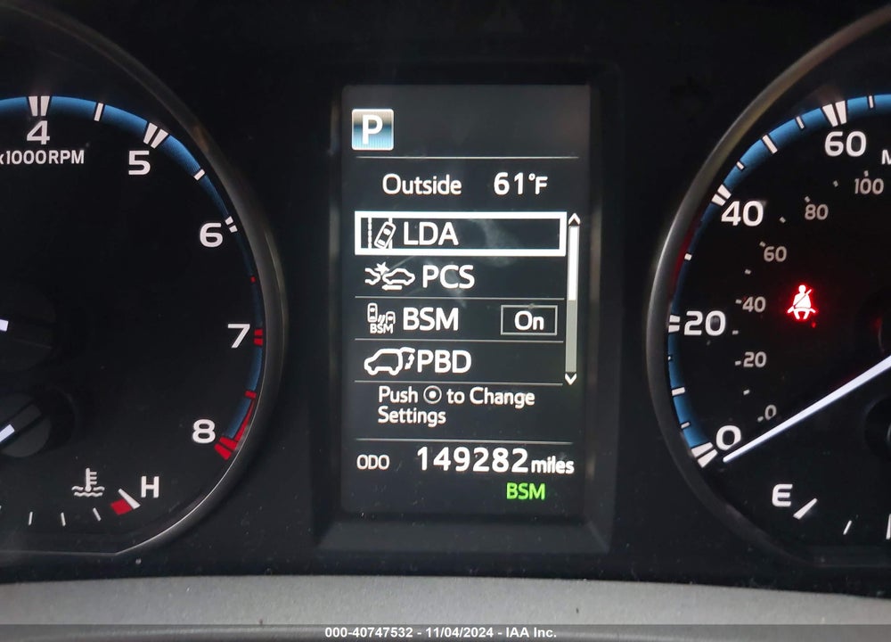 2018 TOYOTA RAV4 ADVENTURE/XLE VIN: 2T3WFREV3JW437747