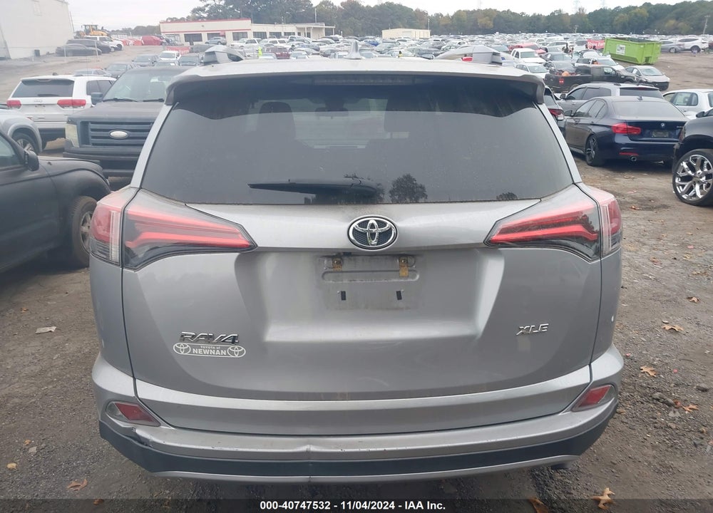 2018 TOYOTA RAV4 ADVENTURE/XLE VIN: 2T3WFREV3JW437747