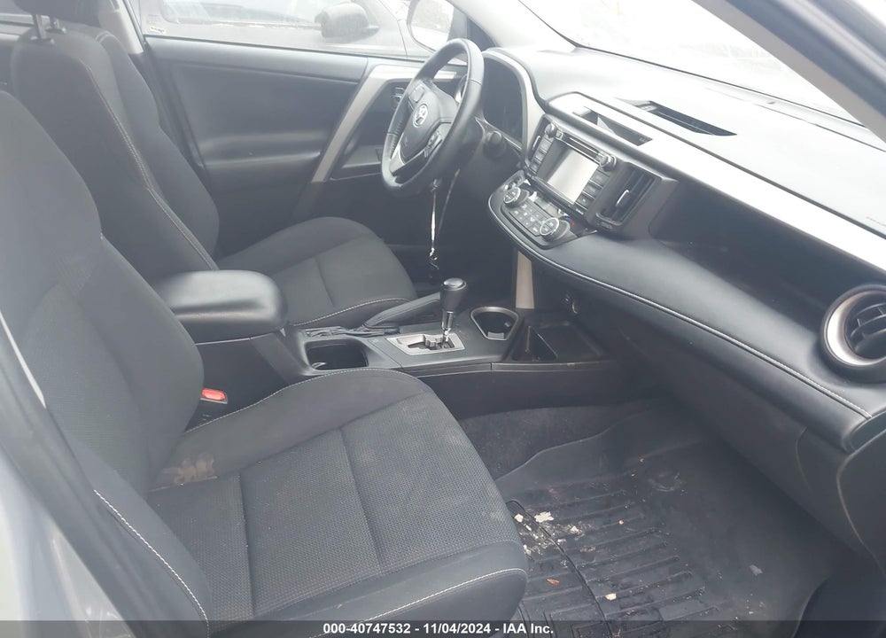 2018 TOYOTA RAV4 ADVENTURE/XLE VIN: 2T3WFREV3JW437747