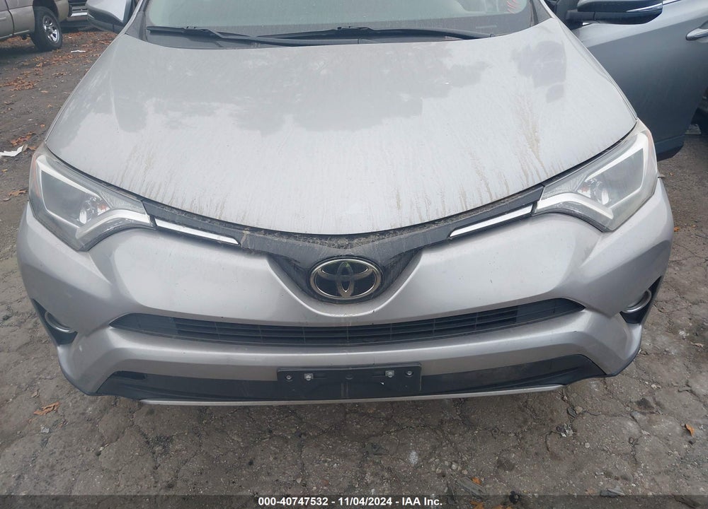 2018 TOYOTA RAV4 ADVENTURE/XLE VIN: 2T3WFREV3JW437747