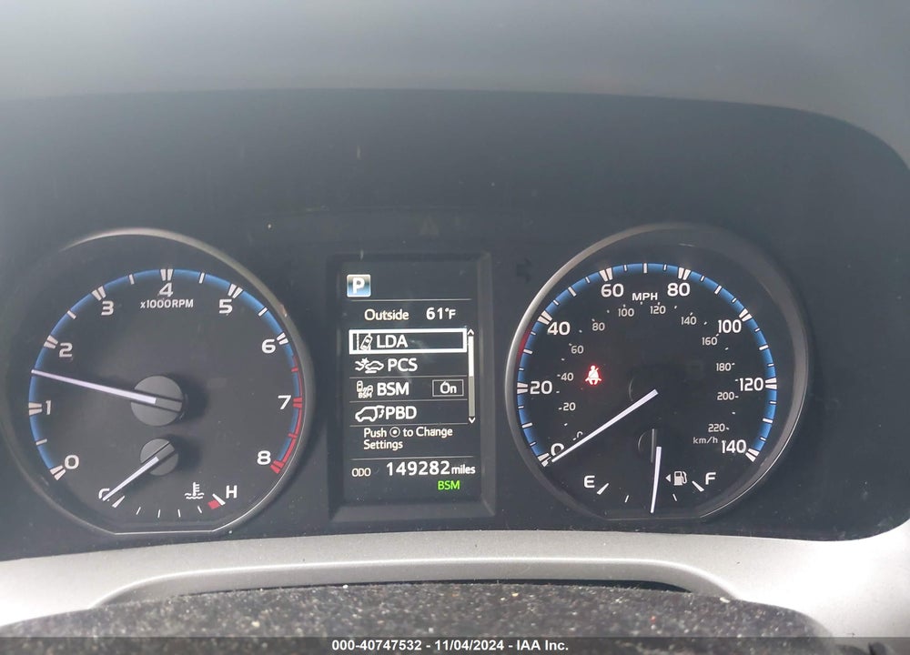 2018 TOYOTA RAV4 ADVENTURE/XLE VIN: 2T3WFREV3JW437747
