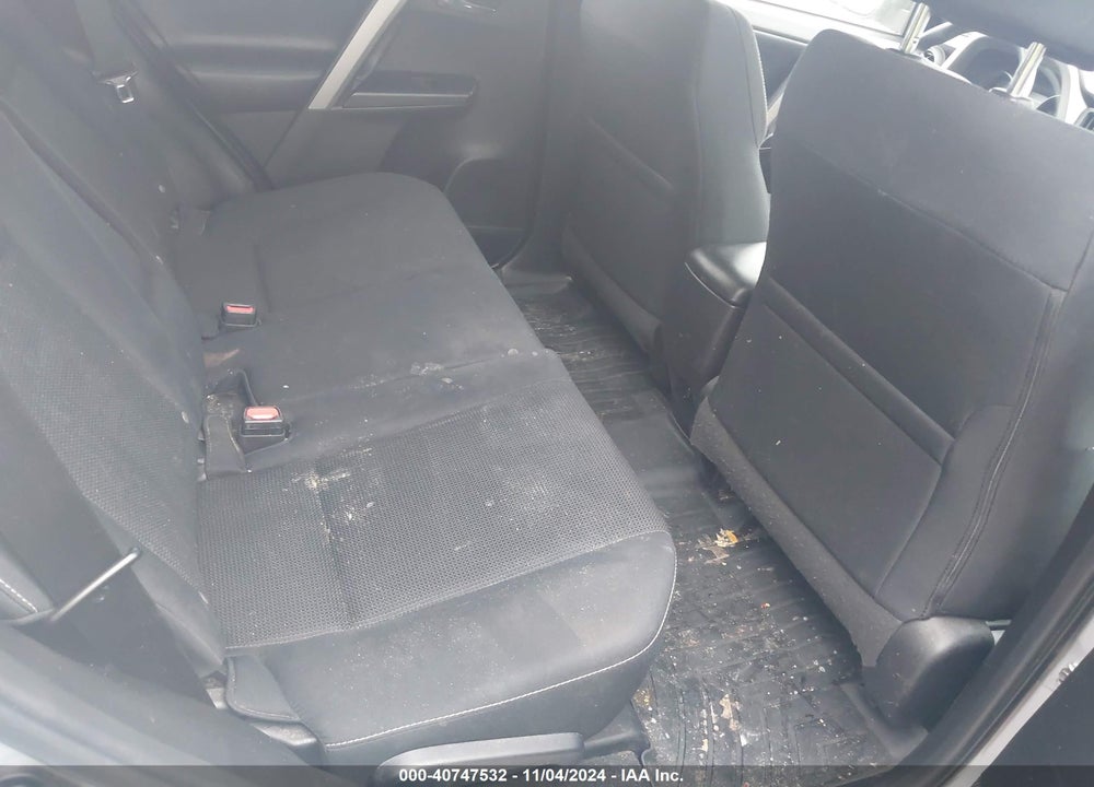 2018 TOYOTA RAV4 ADVENTURE/XLE VIN: 2T3WFREV3JW437747