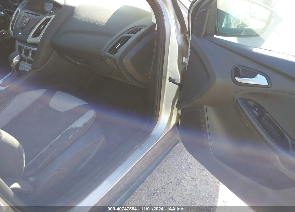 2014 FORD FOCUS SE VIN: 1FADP3K25EL403951