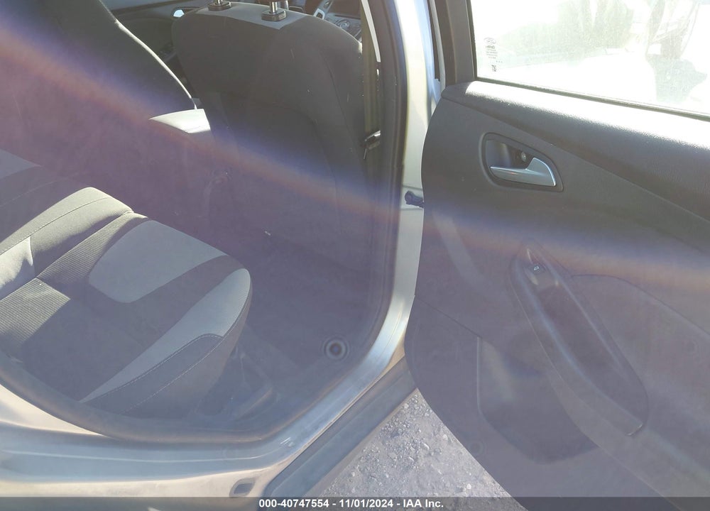 2014 FORD FOCUS SE VIN: 1FADP3K25EL403951