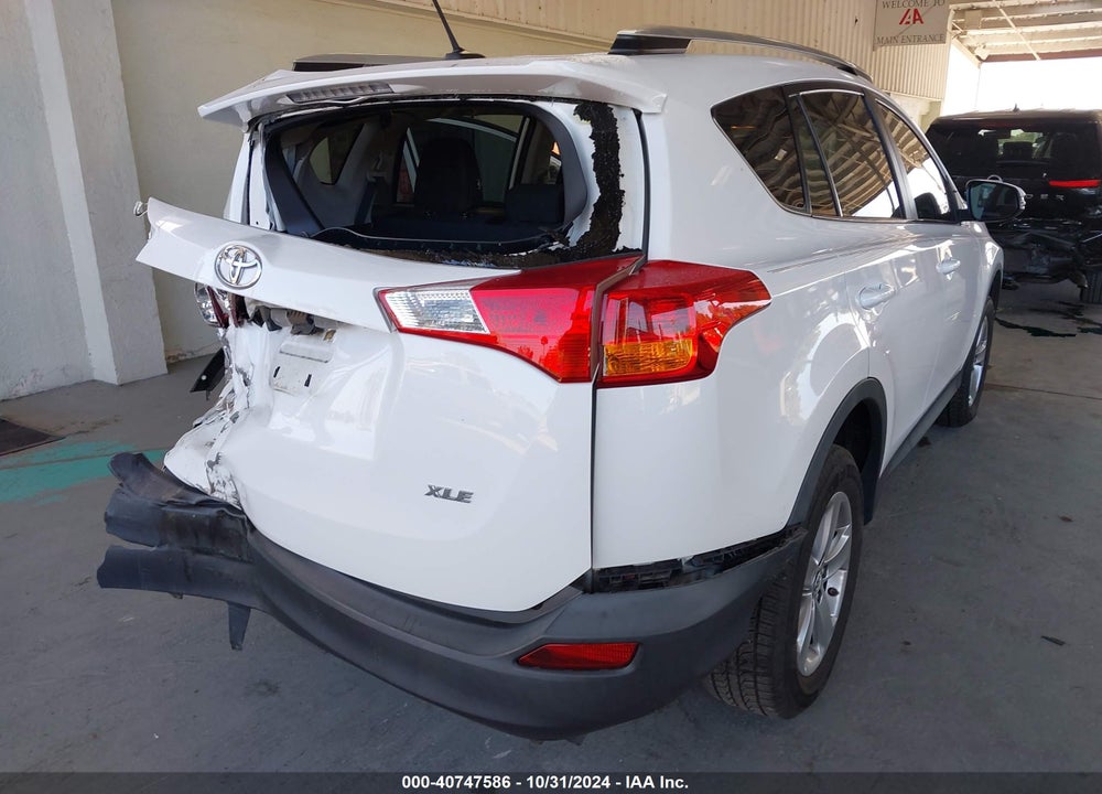 2015 TOYOTA RAV4 XLE VIN: 2T3WFREV0FW192235