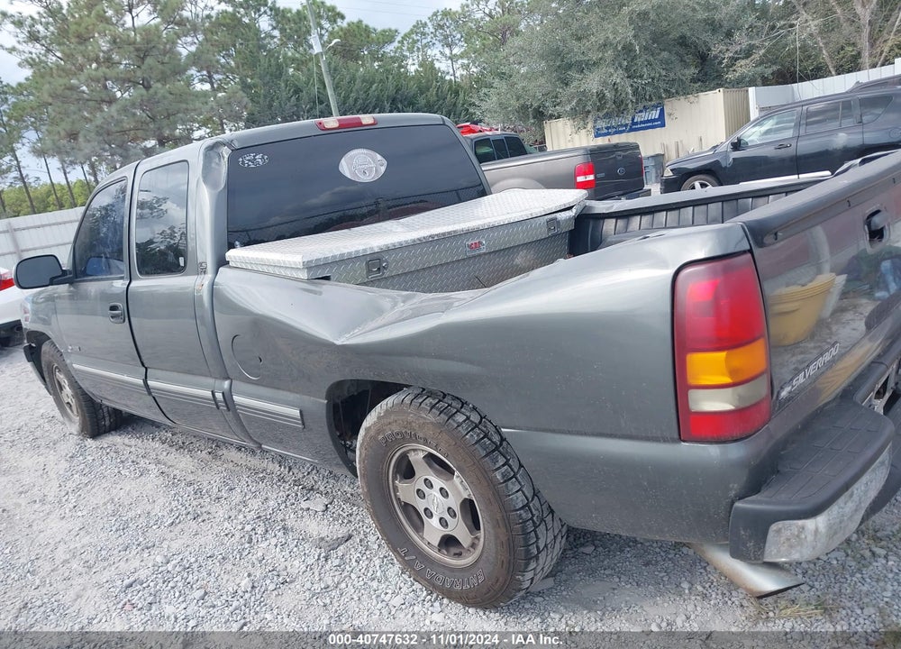2001 CHEVROLET SILVERADO 1500 LS VIN: 2GCEC19TX11110186