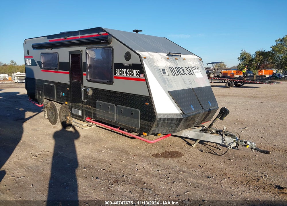 2021 UNDEFINED BLACK SERIES HQ19 TRAVEL TRAILER VIN: 4B9B1AD28MA165985