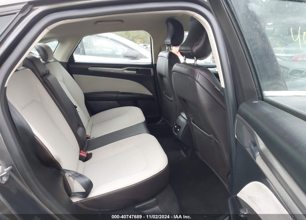 2019 FORD FUSION SE VIN: 3FA6P0HD0KR193935