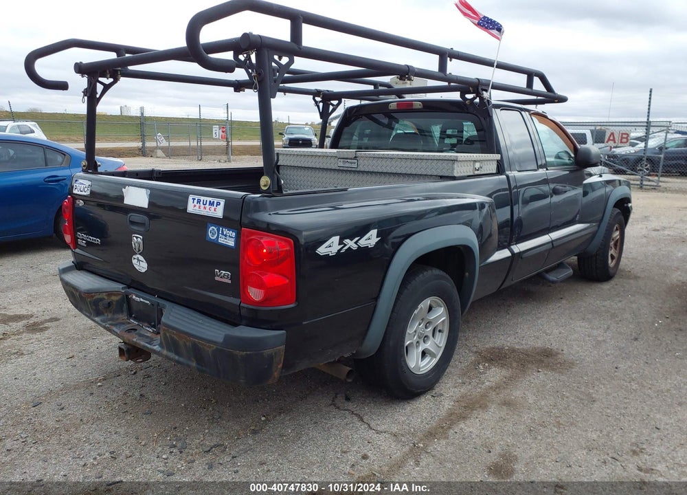 2005 DODGE DAKOTA SLT VIN: 1D7HW42N35S110558