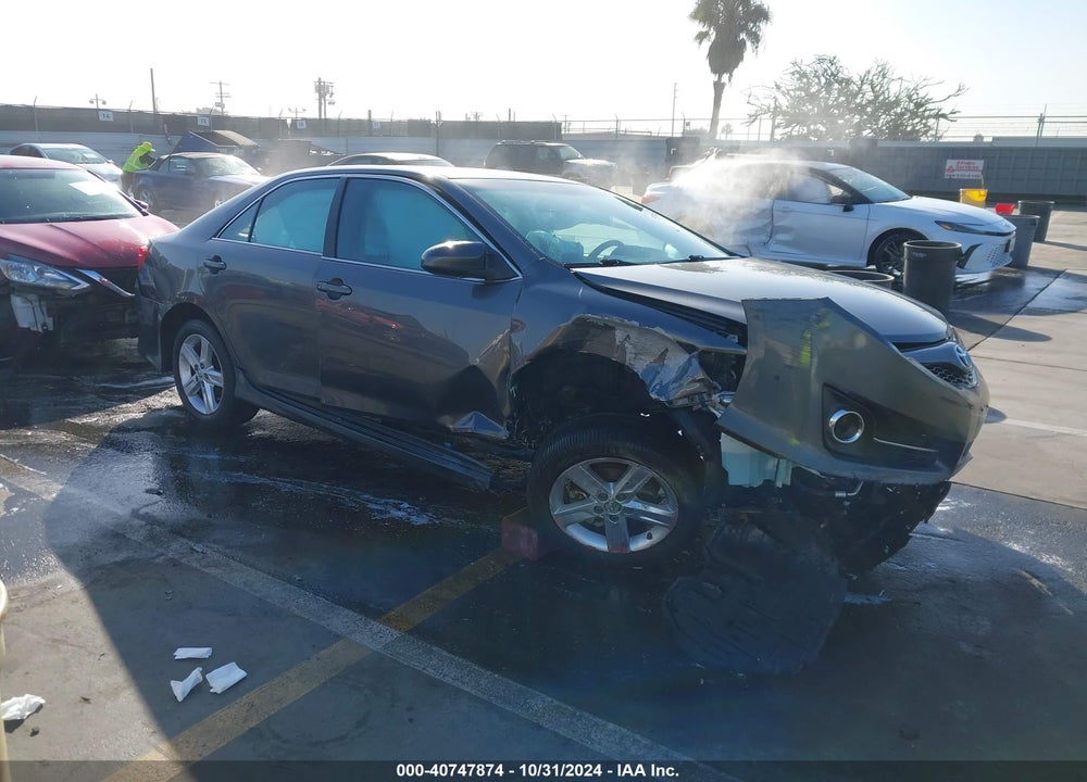 2013 TOYOTA CAMRY SE VIN: 4T1BF1FKXDU654035