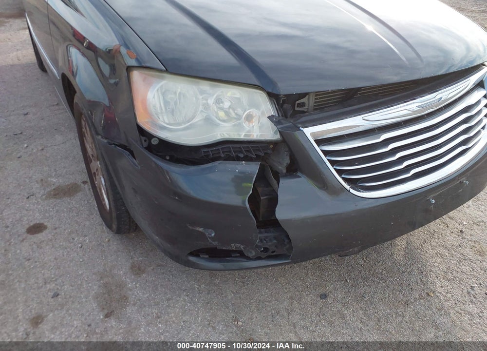 2011 CHRYSLER TOWN & COUNTRY TOURING-L VIN: 2A4RR8DG9BR665808