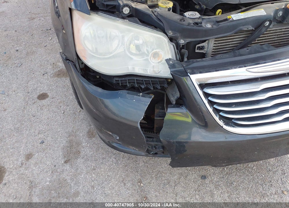 2011 CHRYSLER TOWN & COUNTRY TOURING-L VIN: 2A4RR8DG9BR665808