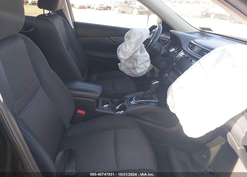 2018 NISSAN ROGUE SV VIN: KNMAT2MVXJP612731