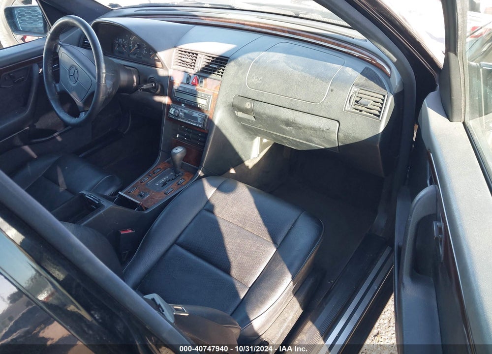 1996 MERCEDES-BENZ C 220 VIN: WDBHA22E9TF358685