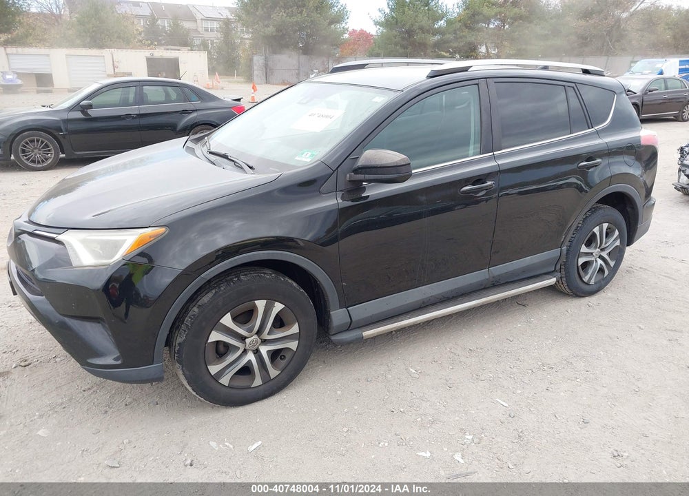 2018 TOYOTA RAV4 LE VIN: 2T3BFREV6JW740715