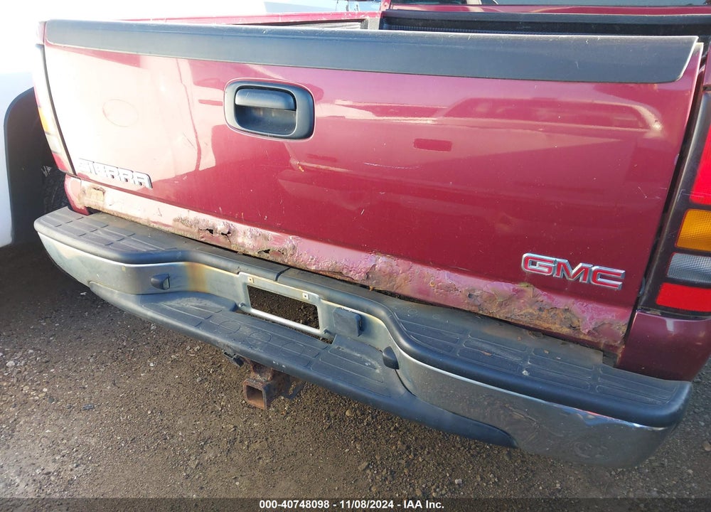 2005 GMC SIERRA 1500 SLE VIN: 2GTEK19B251228152