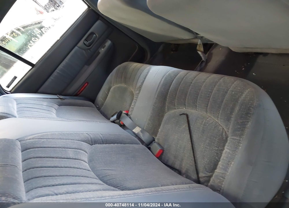 1998 BUICK CENTURY CUSTOM VIN: 2G4WS52M3W1402038