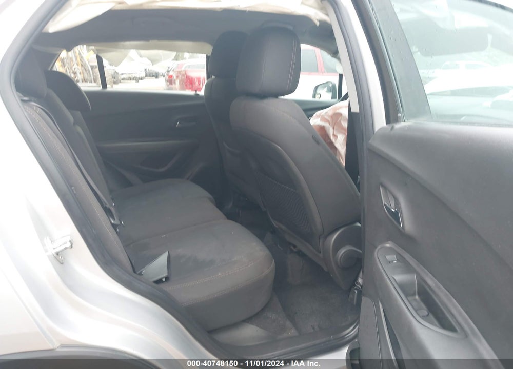 2018 CHEVROLET TRAX LS VIN: KL7CJKSB2JB731553