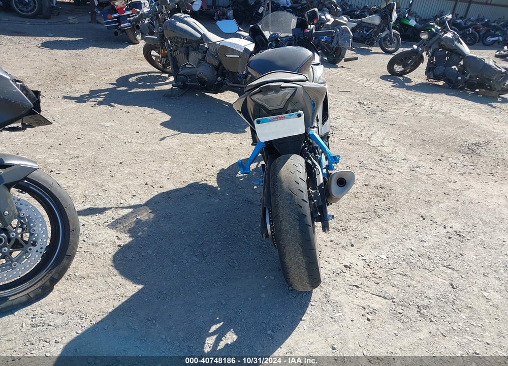 2023 YAMAHA YZFR3 A VIN: MH3RH18Y8PK009321