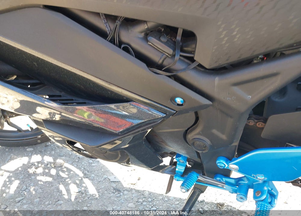 2023 YAMAHA YZFR3 A VIN: MH3RH18Y8PK009321