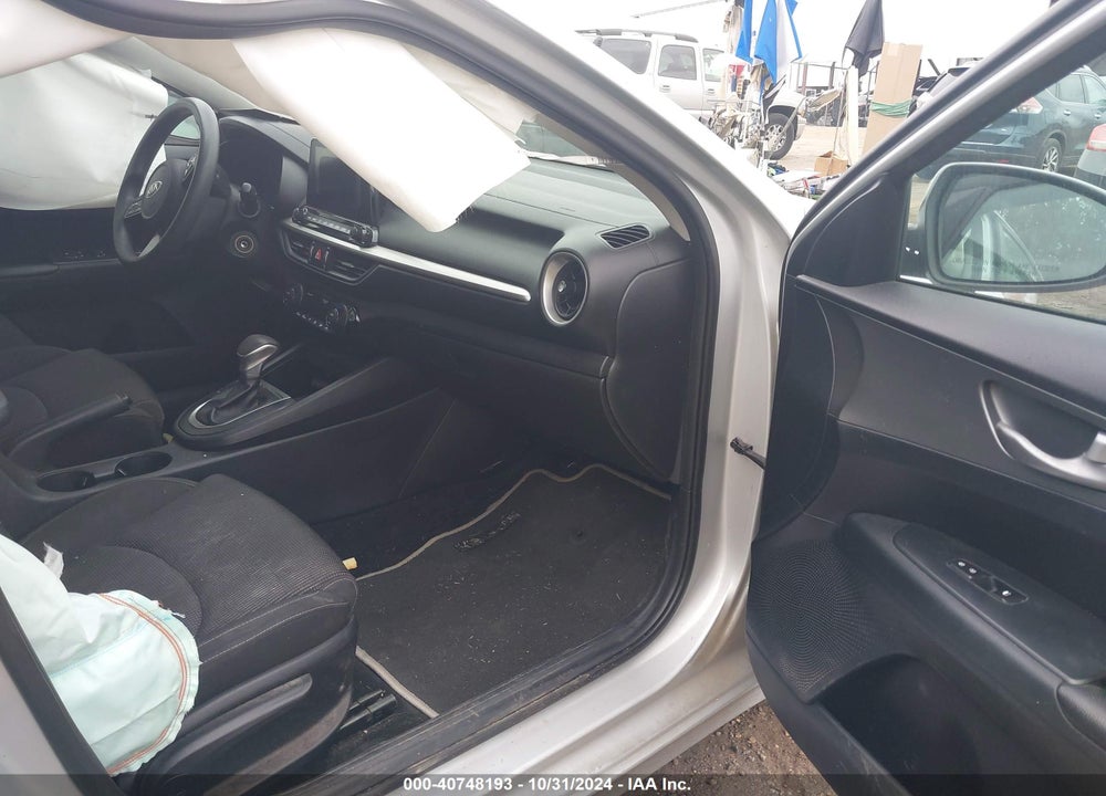 2019 KIA FORTE LXS VIN: 3KPF24AD2KE006888