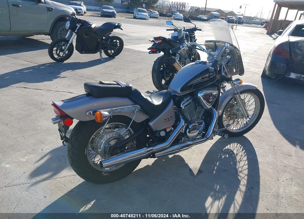 2000 HONDA VT600 CD2 VIN: JH2PC2179YK100117