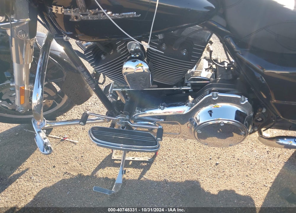2009 HARLEY-DAVIDSON FLHX VIN: 1HD1KB4179Y606860