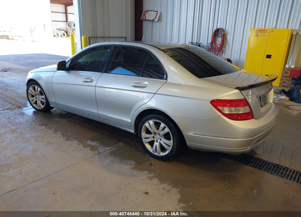 2009 MERCEDES-BENZ C 300 LUXURY/SPORT VIN: WDDGF54X09R074051