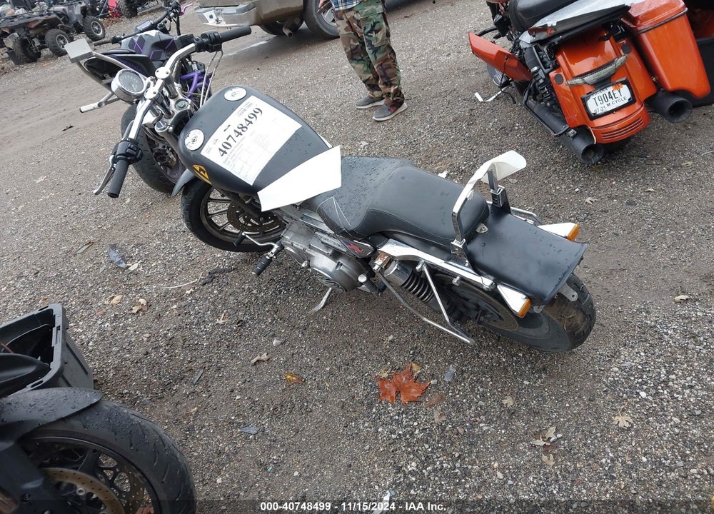 2000 HARLEY-DAVIDSON XL883 VIN: 1HD4CAM15YK153330