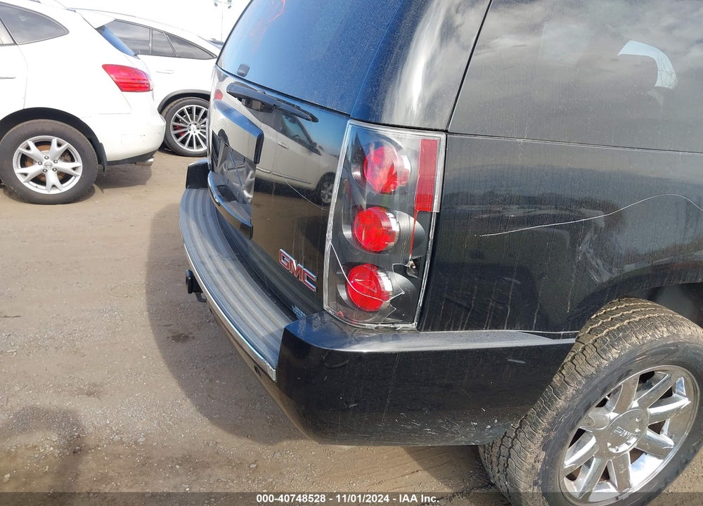 2009 GMC YUKON DENALI VIN: 1GKFC03209R138150