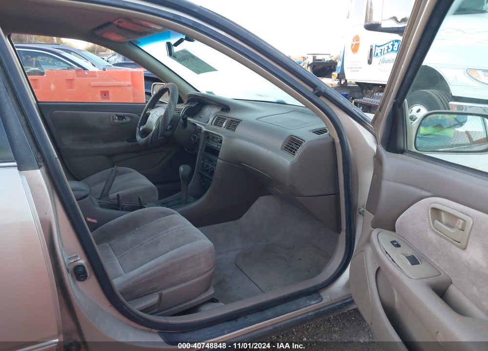 1998 TOYOTA CAMRY LE VIN: 4T1BG22K1WU833804
