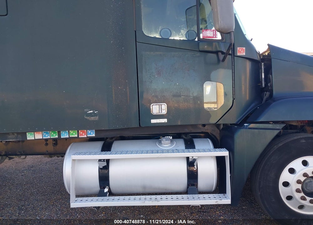 2001 FREIGHTLINER ST120 ST120 VIN: 1FUJA3CG61LG44688