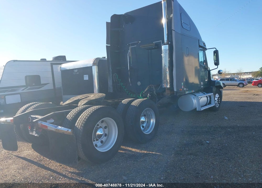 2001 FREIGHTLINER ST120 ST120 VIN: 1FUJA3CG61LG44688