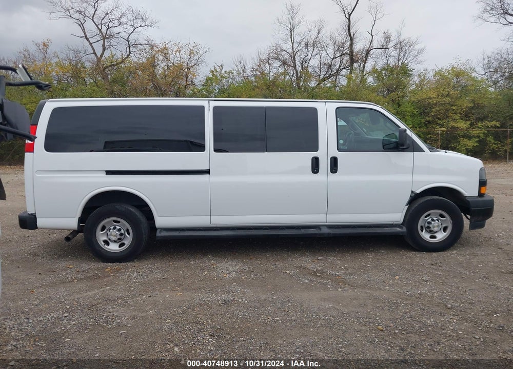 2022 CHEVROLET EXPRESS PASSENGER RWD 3500 EXTENDED WHEELBASE LS VIN: 1GAZGNF79N1252845