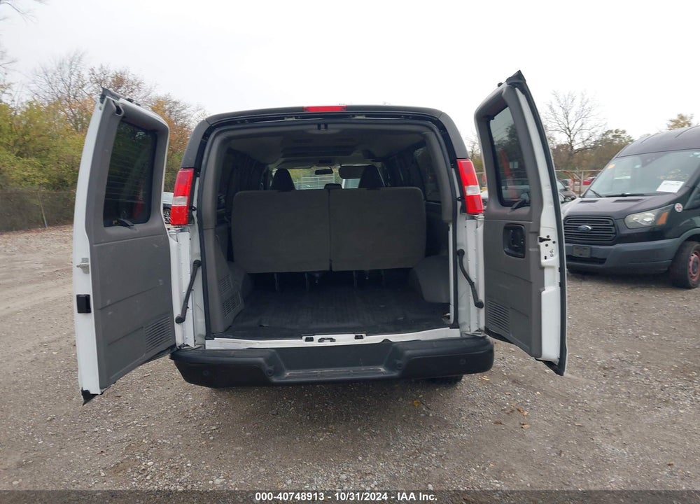 2022 CHEVROLET EXPRESS PASSENGER RWD 3500 EXTENDED WHEELBASE LS VIN: 1GAZGNF79N1252845