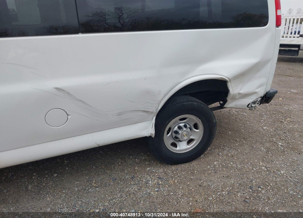 2022 CHEVROLET EXPRESS PASSENGER RWD 3500 EXTENDED WHEELBASE LS VIN: 1GAZGNF79N1252845