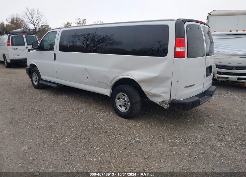 2022 CHEVROLET EXPRESS PASSENGER RWD 3500 EXTENDED WHEELBASE LS VIN: 1GAZGNF79N1252845