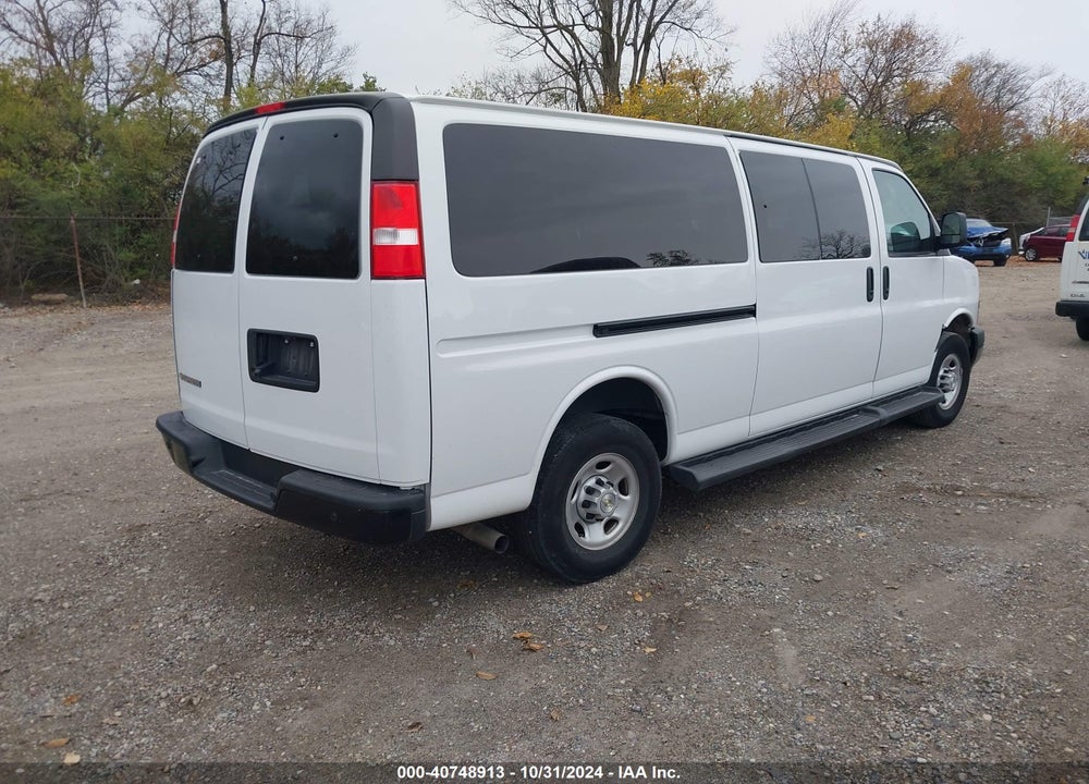 2022 CHEVROLET EXPRESS PASSENGER RWD 3500 EXTENDED WHEELBASE LS VIN: 1GAZGNF79N1252845