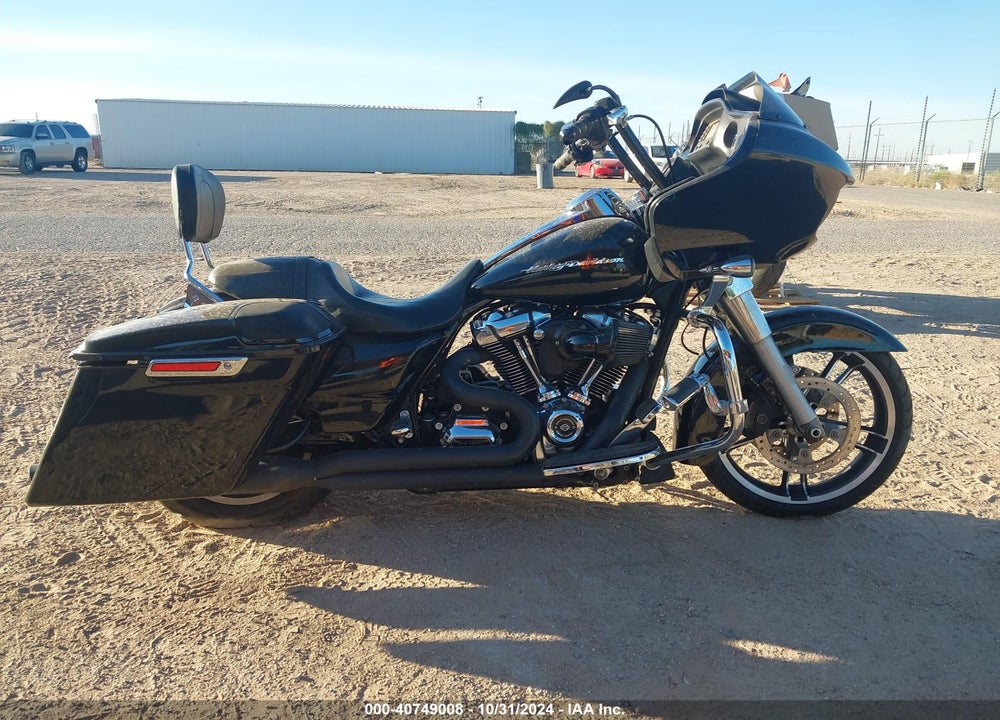 2017 HARLEY-DAVIDSON FLTRX ROAD GLIDE VIN: 1HD1KHC16HB602367