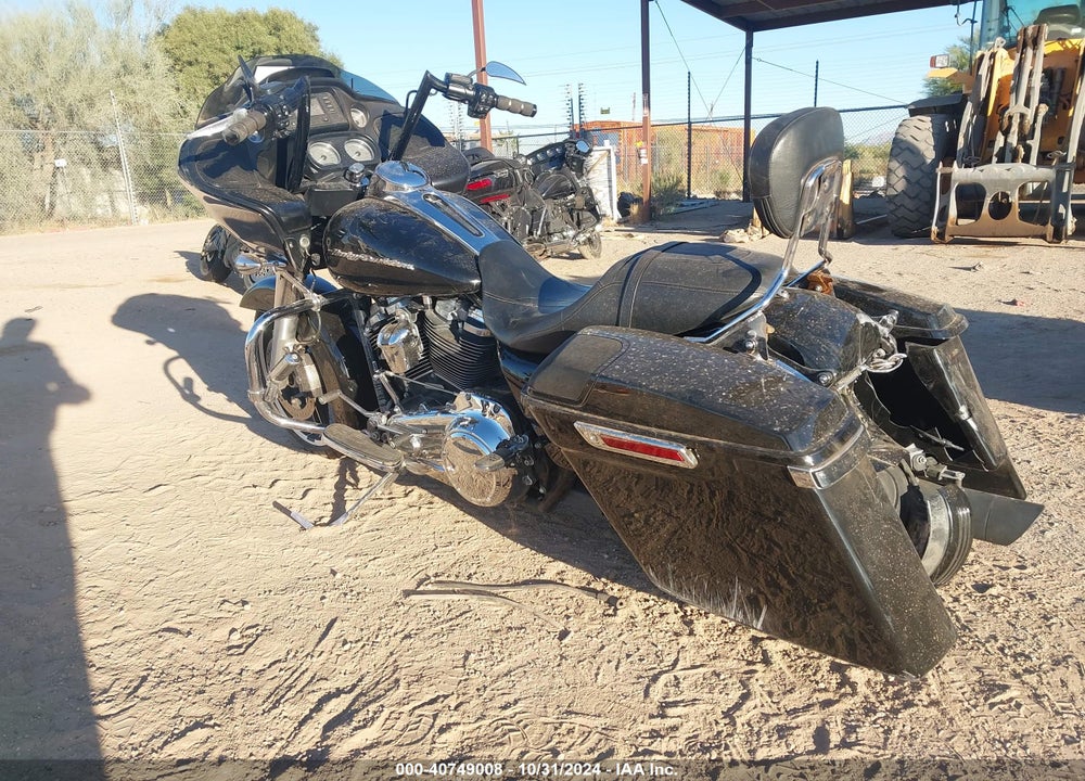 2017 HARLEY-DAVIDSON FLTRX ROAD GLIDE VIN: 1HD1KHC16HB602367