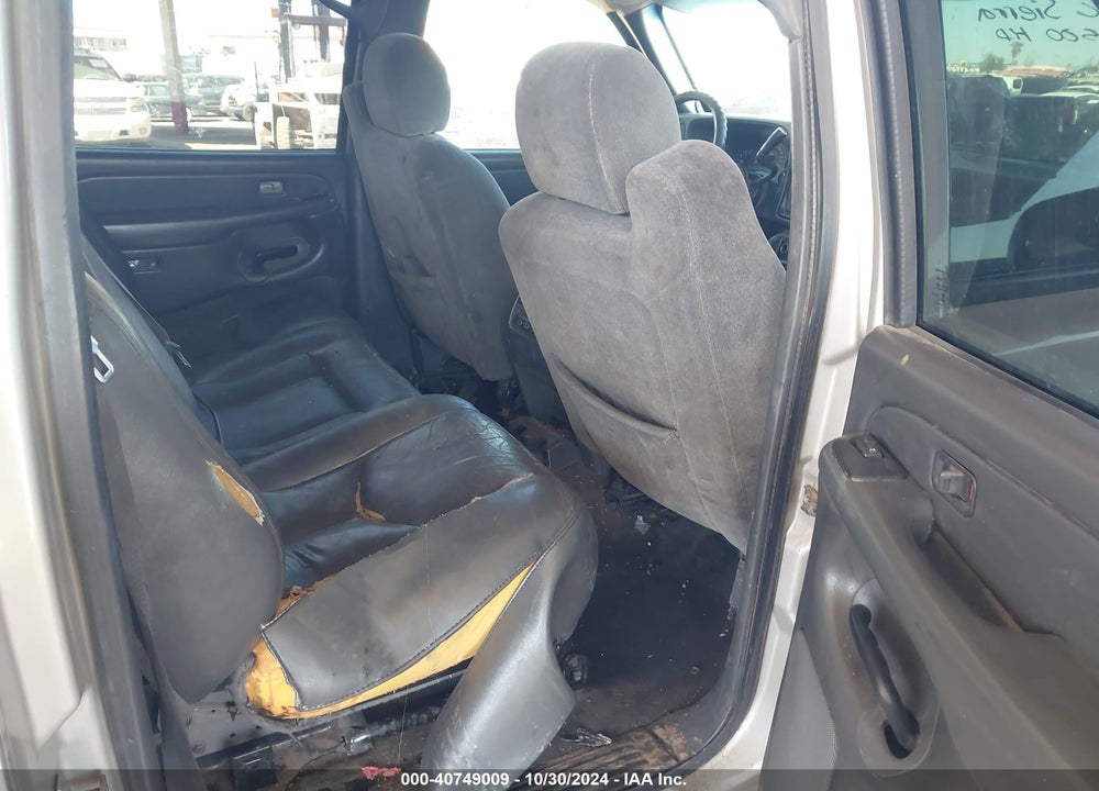 2005 GMC SIERRA 2500HD SLT VIN: 1GTHK23U25F806630